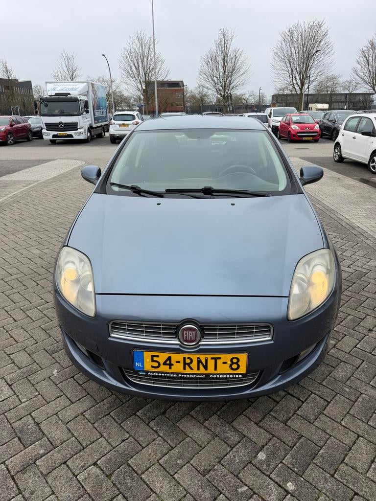 Fiat Bravo 1.4 16V 5DR 2011 Blauw, Auto's, Voorwielaandrijving, Stof, Zwart, 4 cilinders