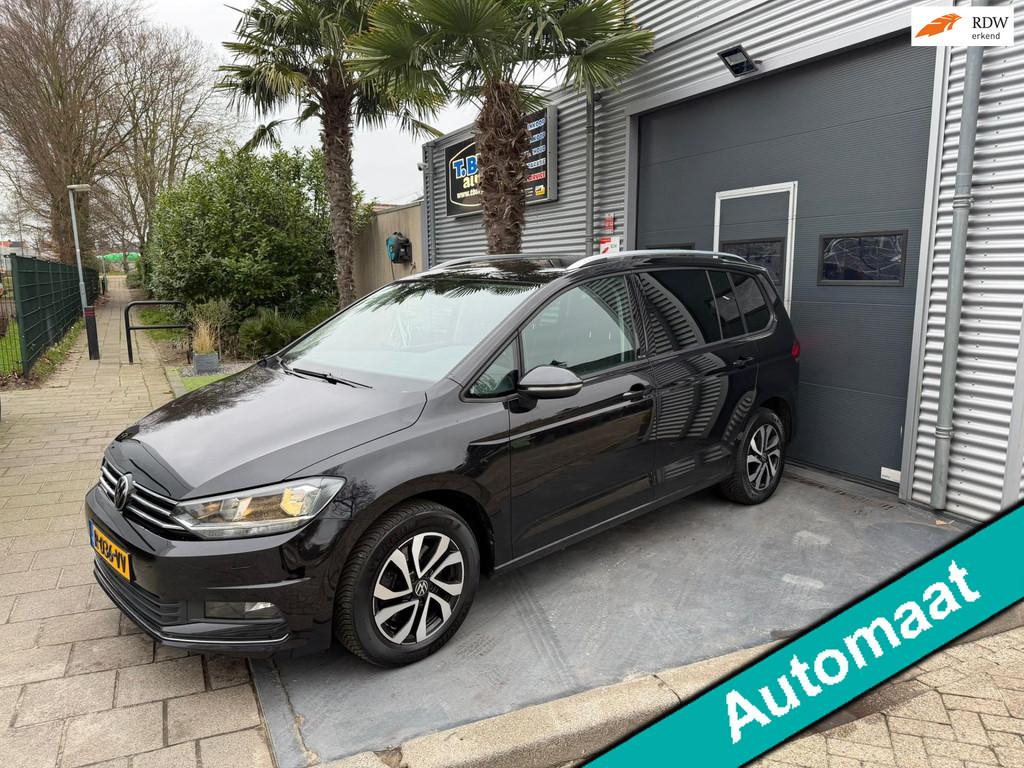 Volkswagen Touran 1.5 TSI Highline AIRCO DSG Automaat BTW Au, Auto's, 4 cilinders, 150 pk, 1500 kg, 750 kg