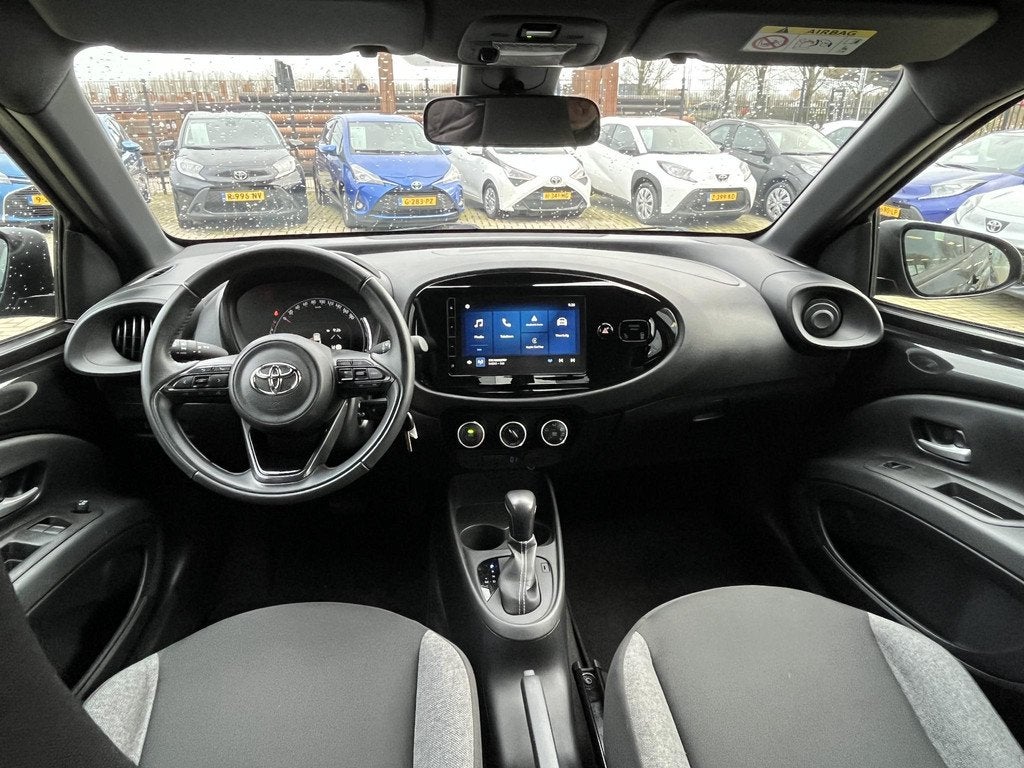 Toyota Aygo X 1.0 VVT-i S-CVT Play | Apple Carplay/Android A, Auto's, Toyota, Gebruikt, 4 stoelen, Zwart, Origineel Nederlands