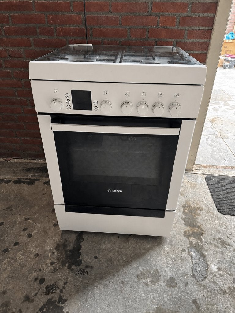 Bosch fornuis met heteluchtoven GOEDE STAAT, Ophalen, Gebruikt, 60 cm of meer, 4 kookzones