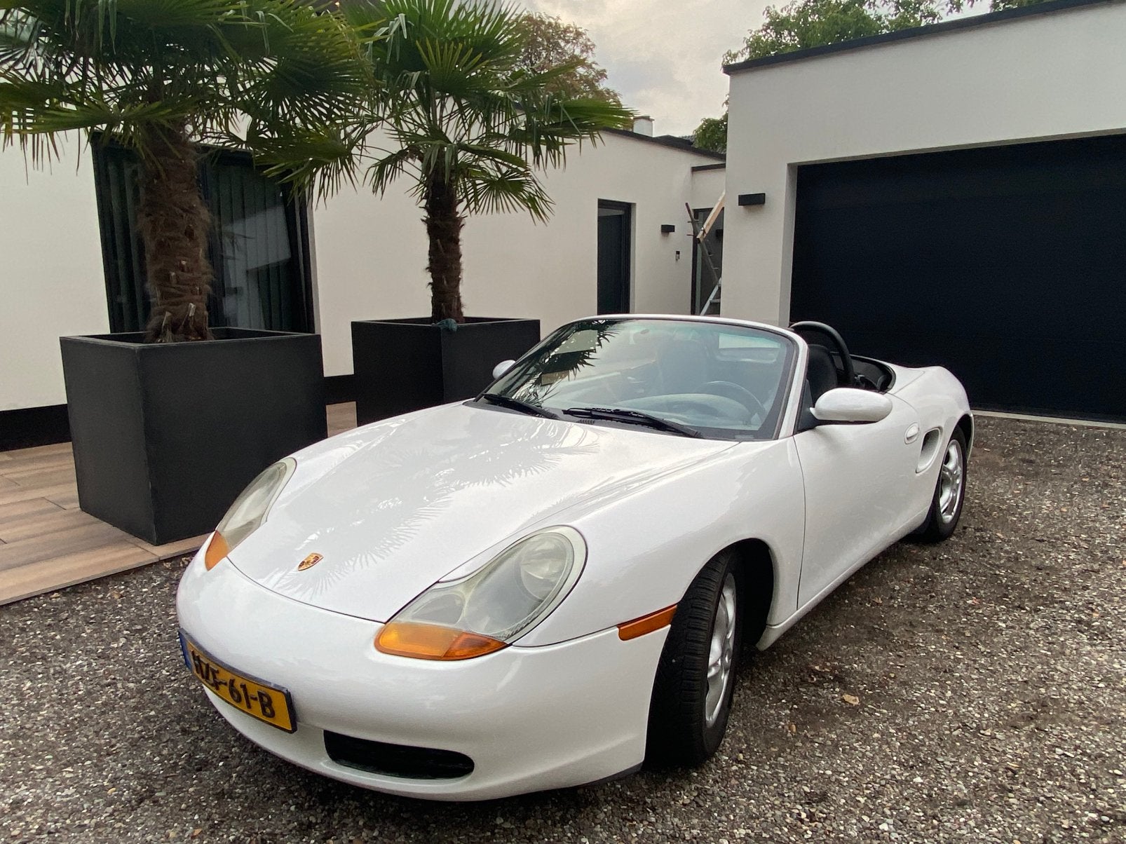 Porsche boxster motor heeft 131500 km PRIJS is incl BTW, Auto's, Zwart, Cabriolet, Wit, Handgeschakeld