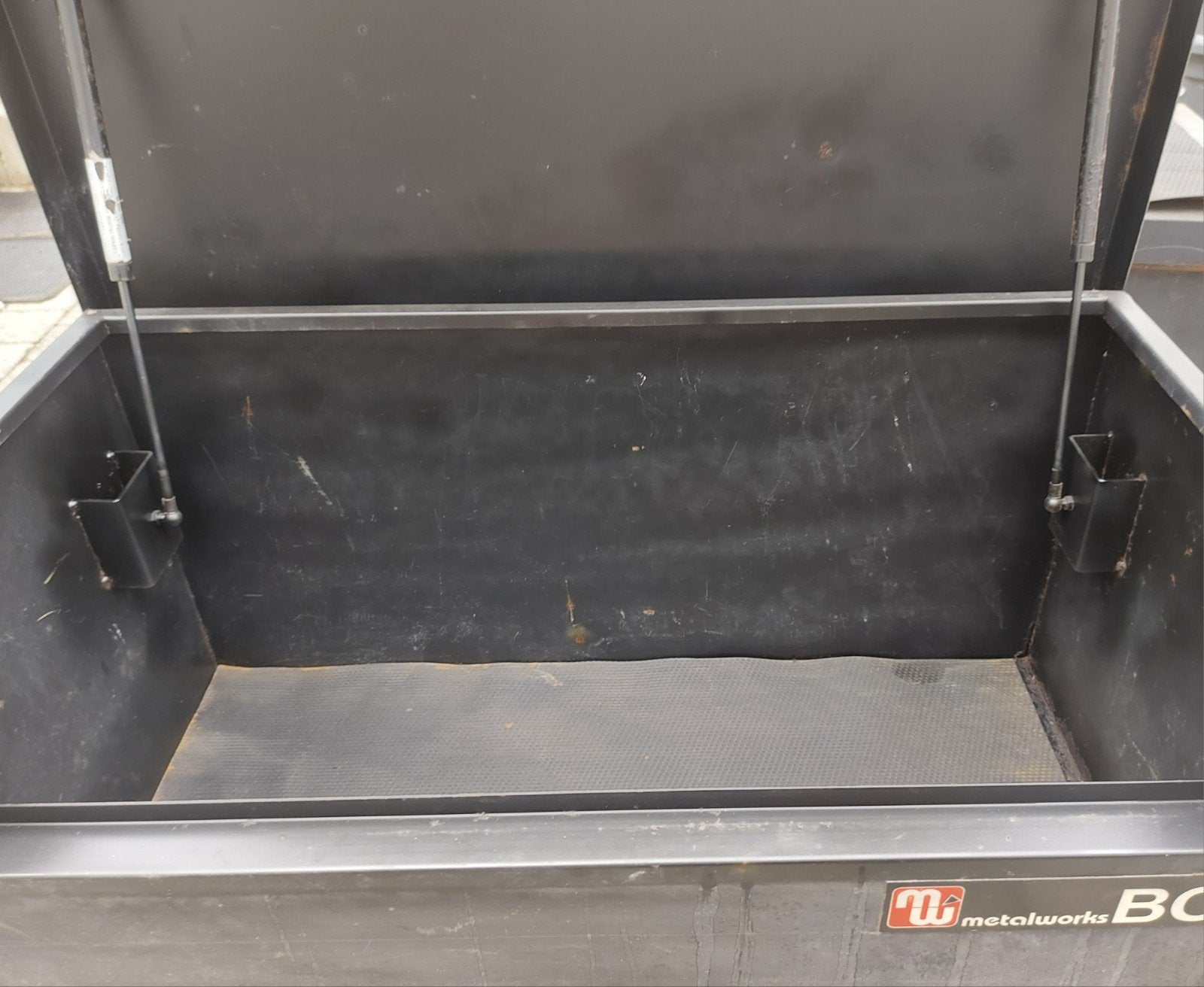 stevige afsluitbare materiaalkist / disselbak 950x470 x 46, Ophalen, Gebruikt