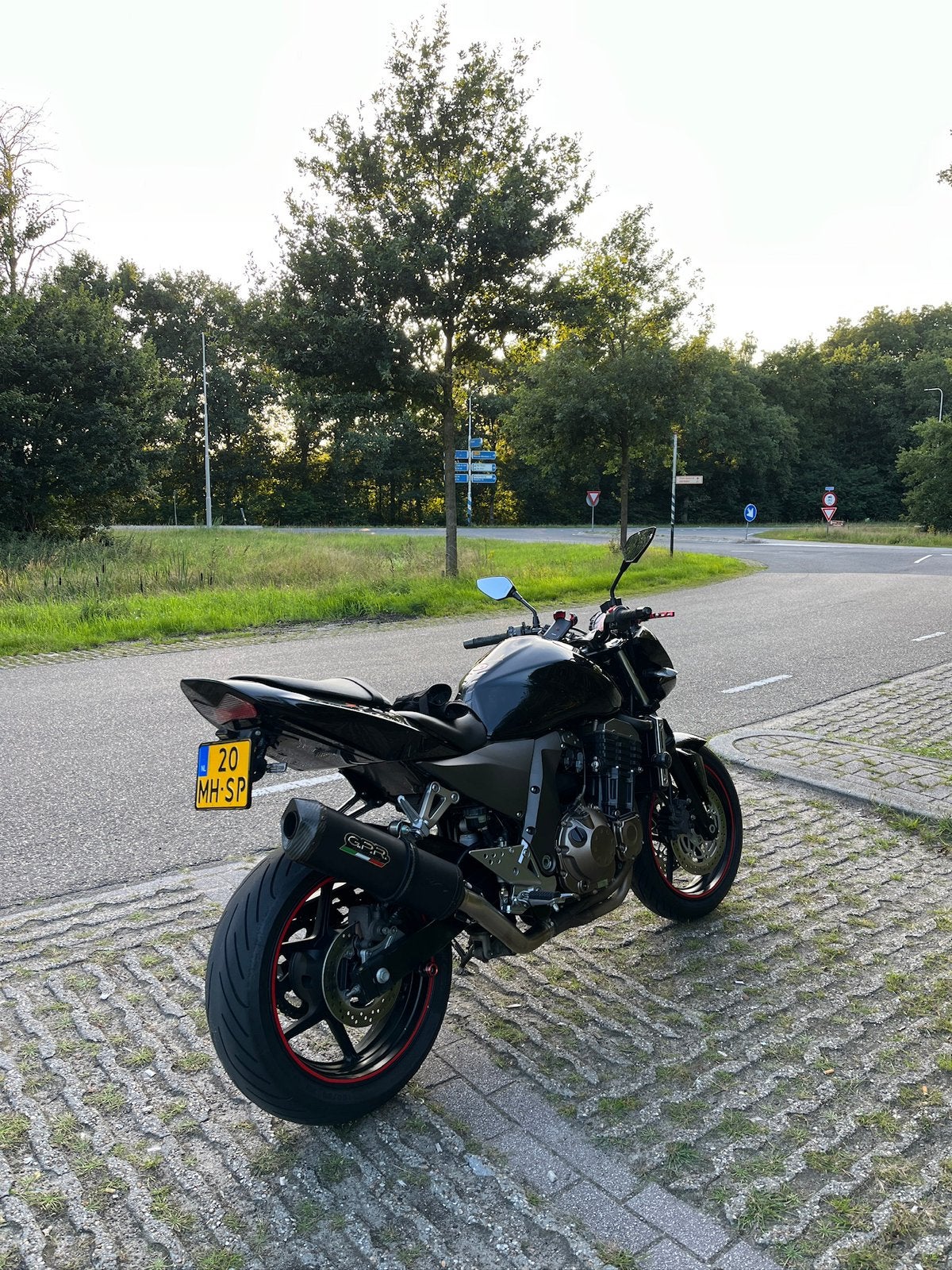 Nette Kawasaki Z750 | Full GPR Uitlaat | 29.500Km, 750 cc, Occasion, 4 cilinders, Motorrijbewijs A