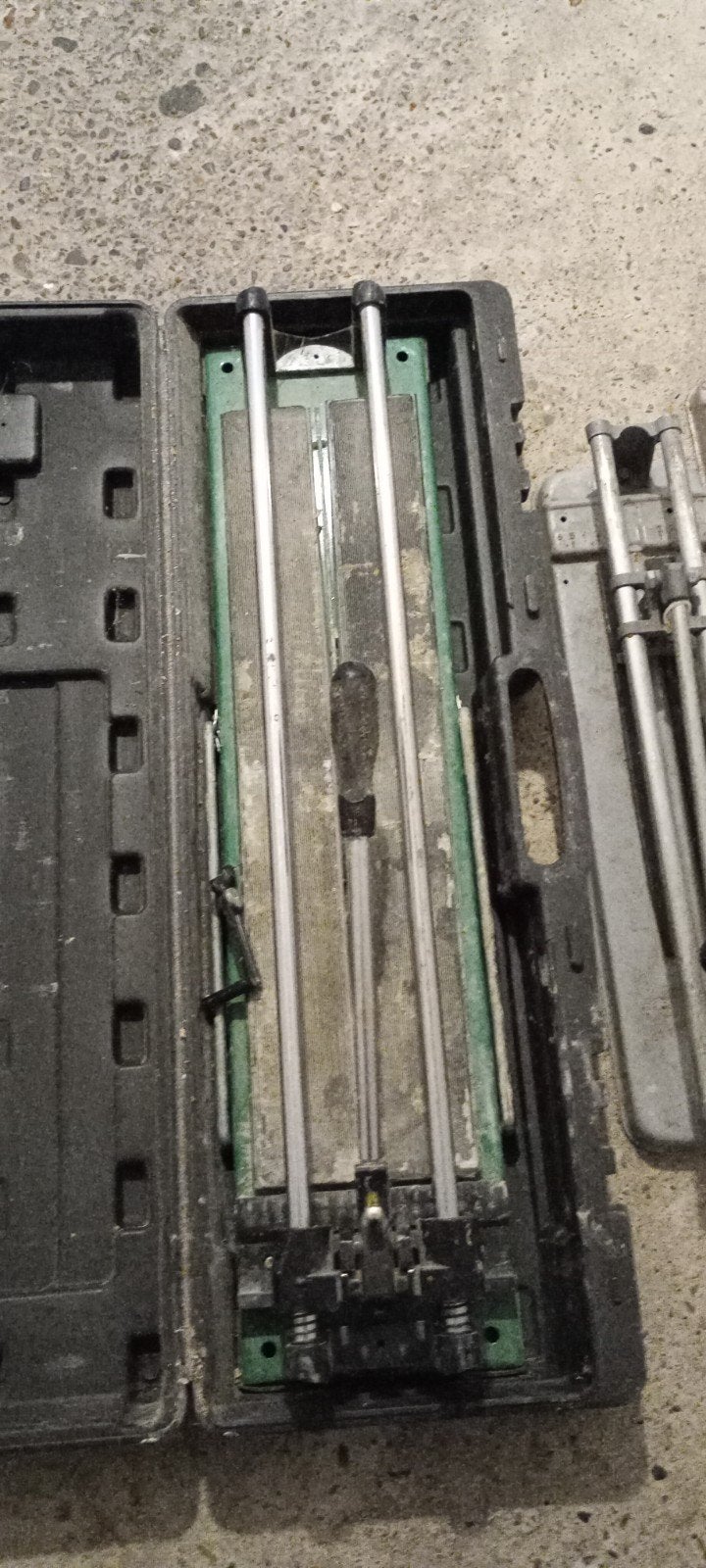 Tegelsnijder met koffer - Gebruikt, Doe-het-zelf en Verbouw, Gereedschap | Handgereedschap, Ophalen, Gebruikt, Snijgereedschap