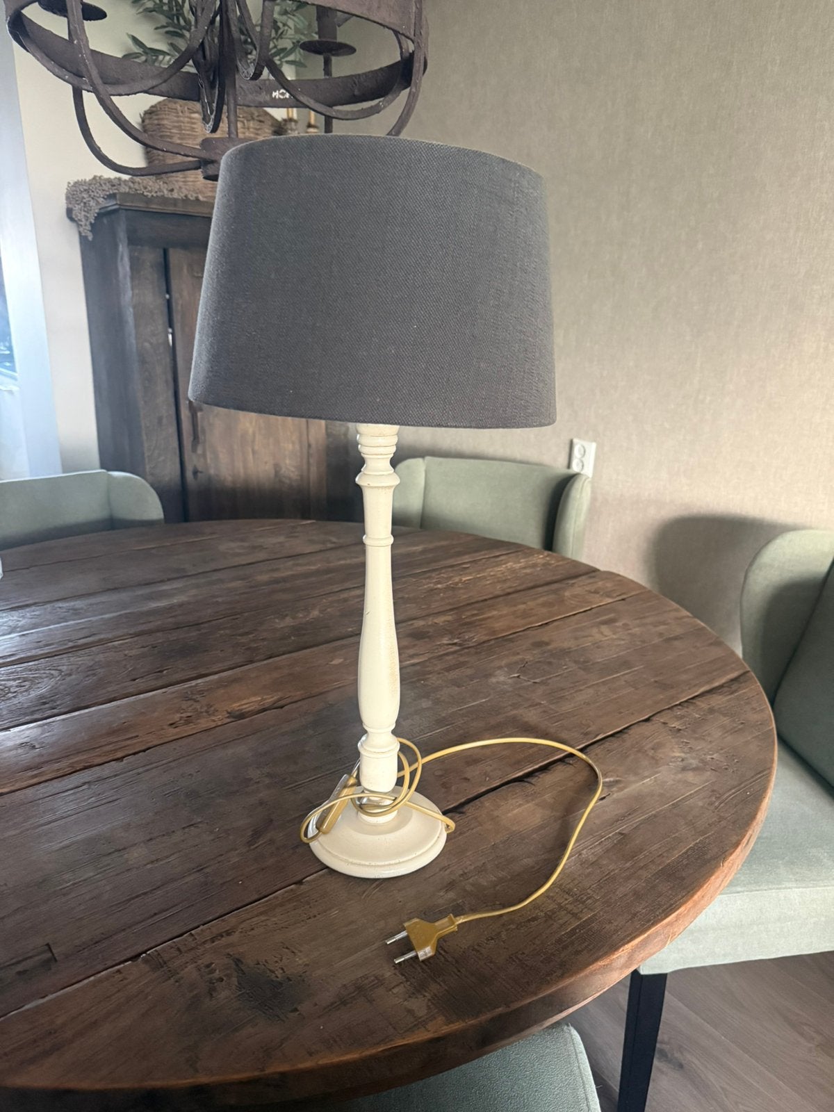 Lamp inclusief grijze lampenkap (tweemaal), Ophalen, Gebruikt, Tafellamp, Rond