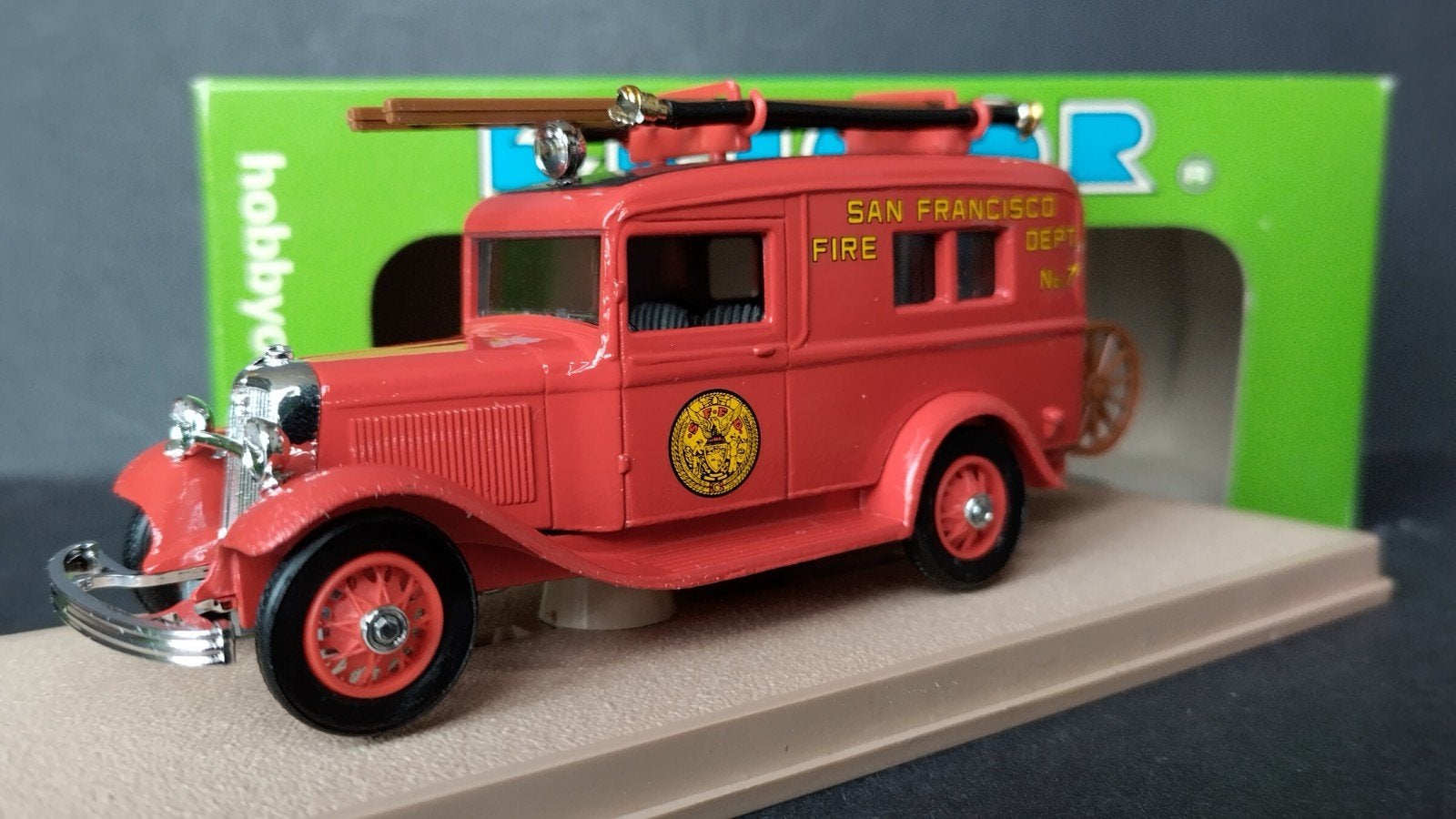 Ford V8 Tudor 1932 San Francisco pompiers 1:43 Eligor Pol, Overige merken, Auto, Verzenden, .