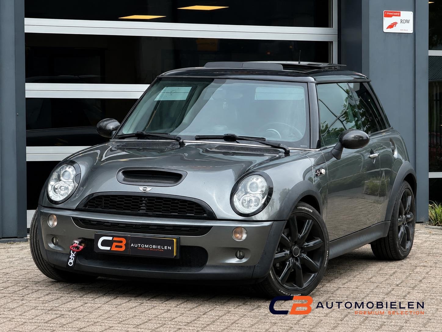 MINI 3-Deurs 1.6 Cooper S JCW | Panoramdak | Sportuitlaat |, Voorwielaandrijving, Gebruikt, 4 cilinders, 4 stoelen