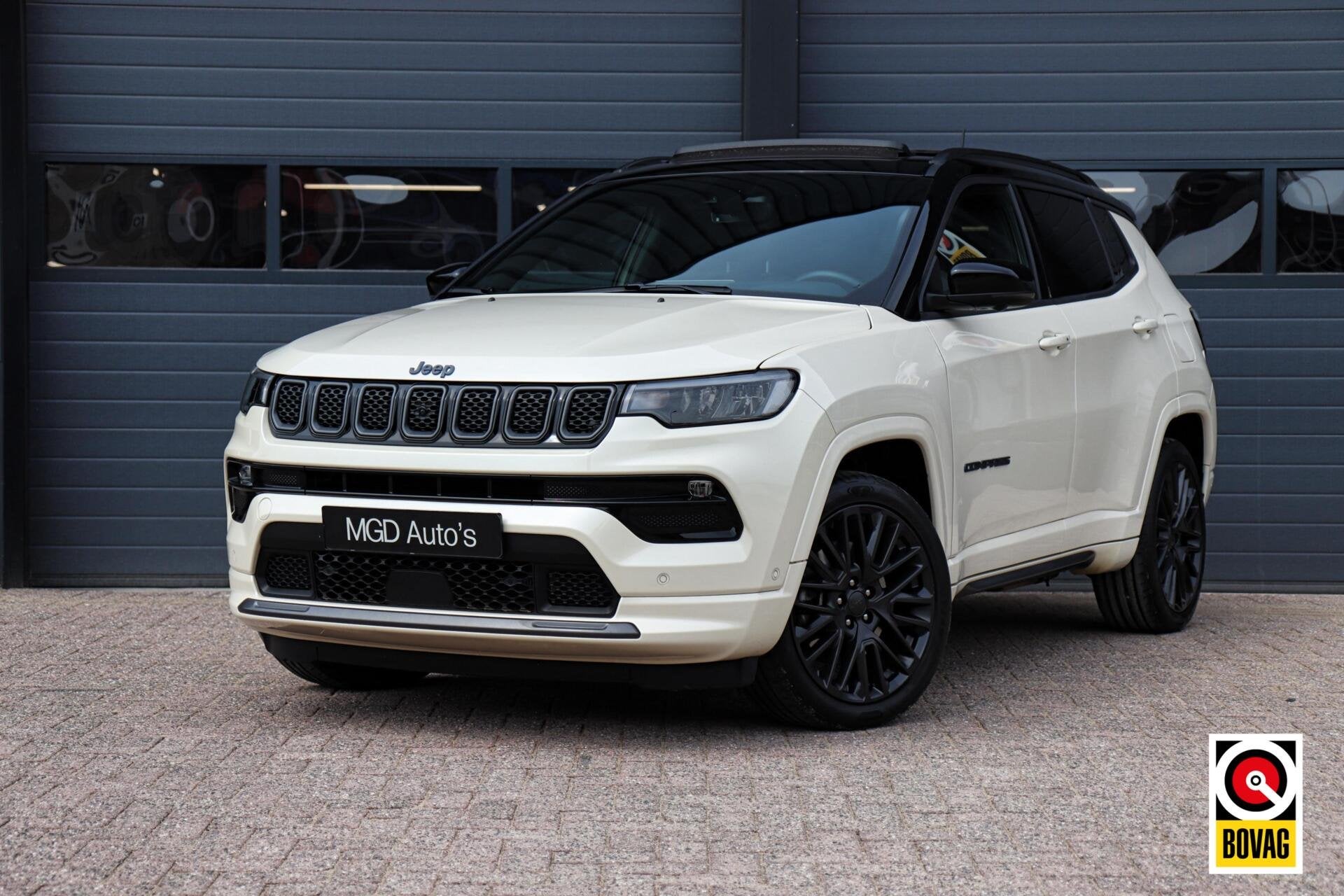 Jeep Compass 4xe 240 Plug-in Hybrid Electric S |PANODAK|360, Auto's, Automaat, Gebruikt, 4 cilinders, Met garantie (alle)