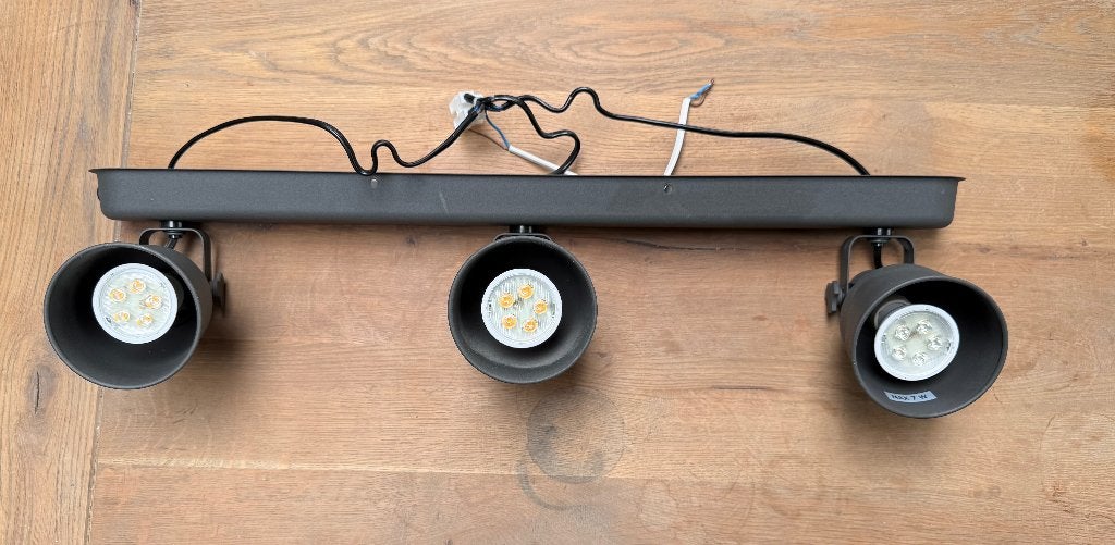 2x IKEA HEKTAR plafondlamp 3 spots donkergrijs, Ophalen, Gebruikt, Inclusief lichtbron, GU10