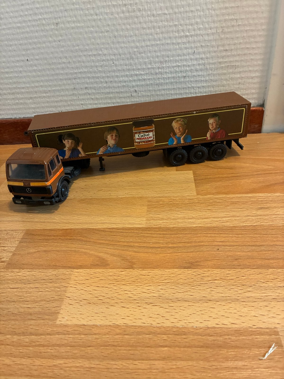NZG Mercedes Calvé Pindakaas Vrachtwagen Model, Hobby en Vrije tijd, Modelauto's | 1:50, Ophalen of Verzenden, Gebruikt, Bus of Vrachtwagen