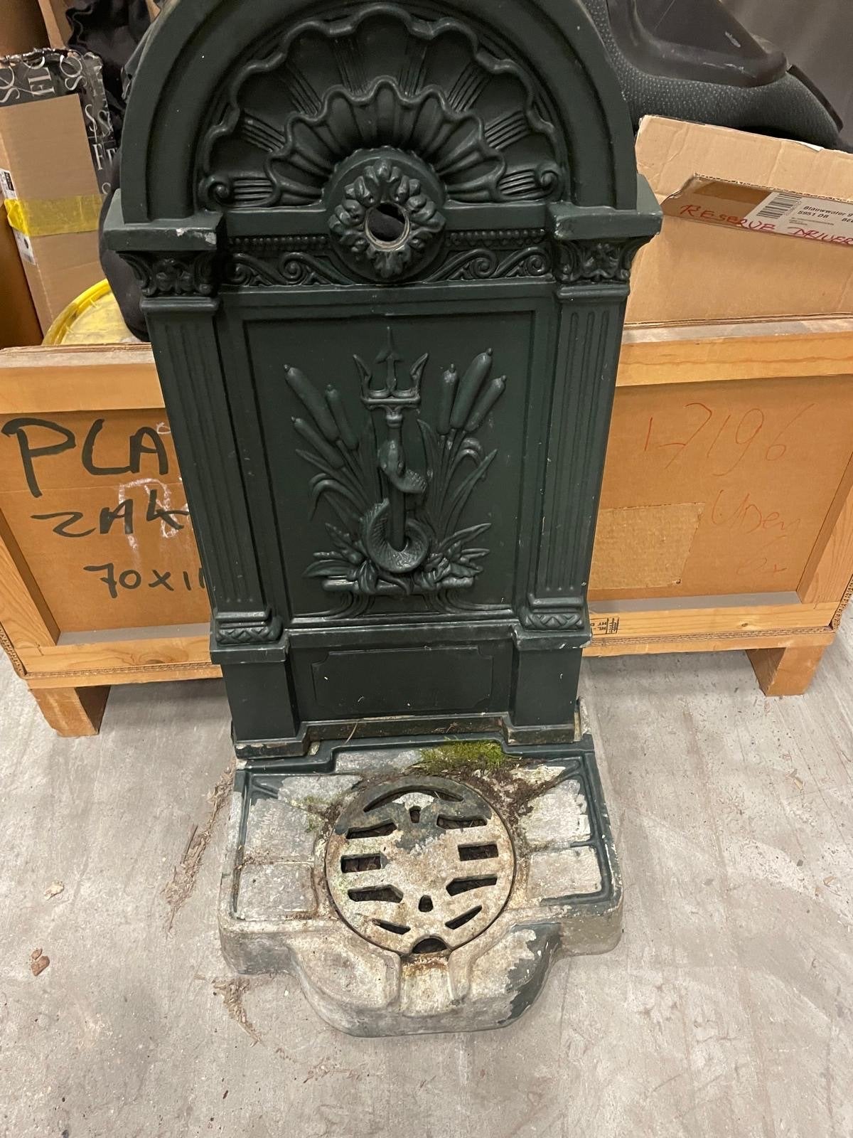 Antieke gietijzeren waterpomp / fontein, Antiek en Kunst, Ophalen