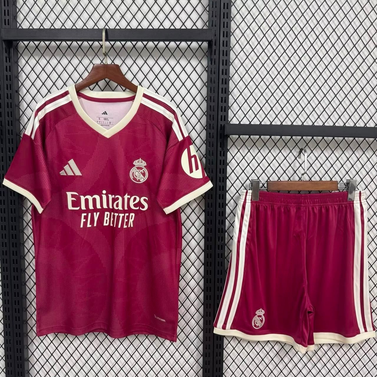 Real Madrid Tenue Set INCL Bedrukking & Verzending Alle Mate, Maat XS of kleiner, Ophalen of Verzenden, Nieuw, Shirt