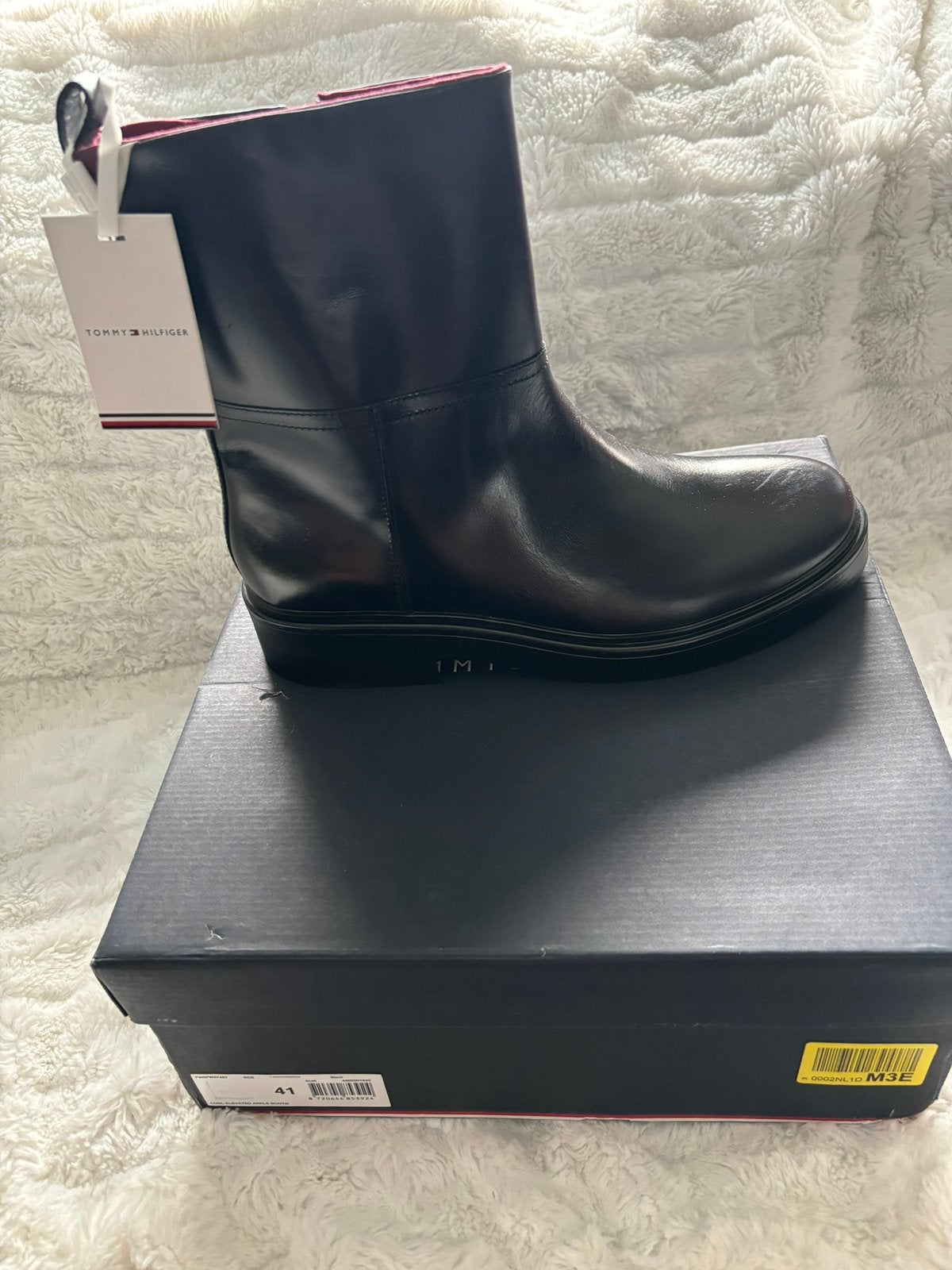 Tommy Hilfiger laarzen. Nieuw en ongedragen., Ophalen of Verzenden, Nieuw, Zwart, Hoge laarzen