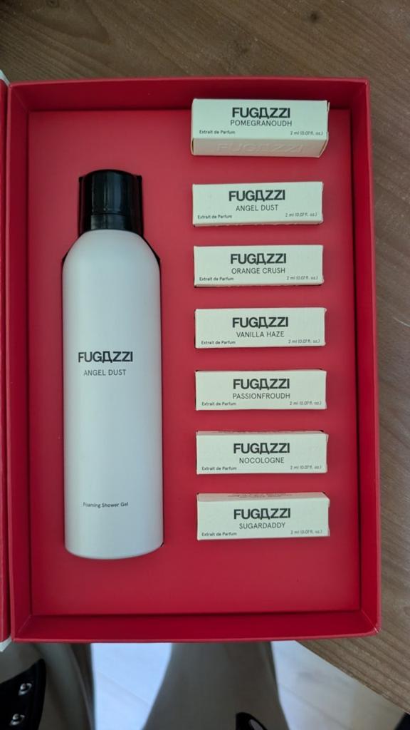 Fugazzi set incl showerfoam, Sieraden, Tassen en Uiterlijk, Uiterlijk | Parfum, Ophalen of Verzenden, Nieuw