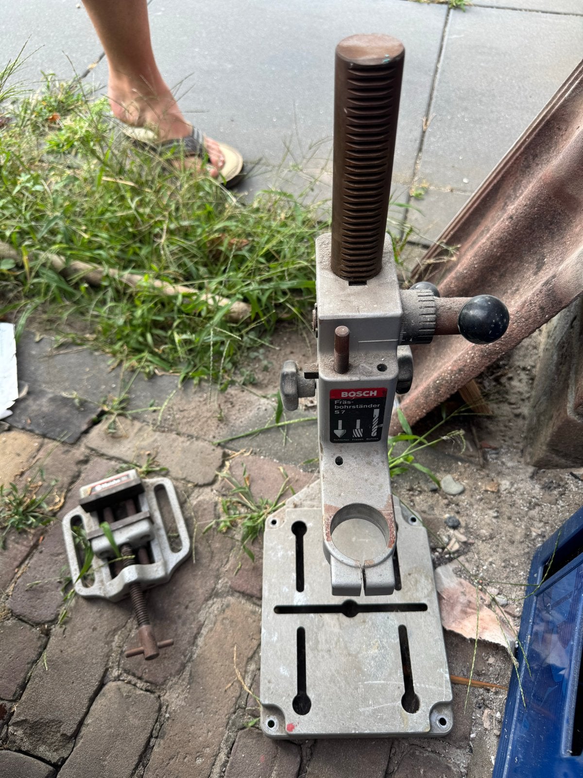 Bosch Fräsbohrständer - Boorstandaard met bankschroef, Doe-het-zelf en Verbouw, Ophalen, Gebruikt, Kolomboormachine