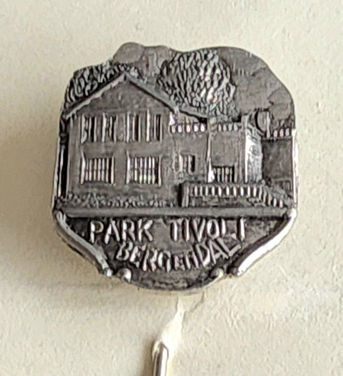 Vintage Speldje Park Tivoli Berg en Dal, Ophalen of Verzenden, Gebruikt, Overige onderwerpen, Speldje of Pin