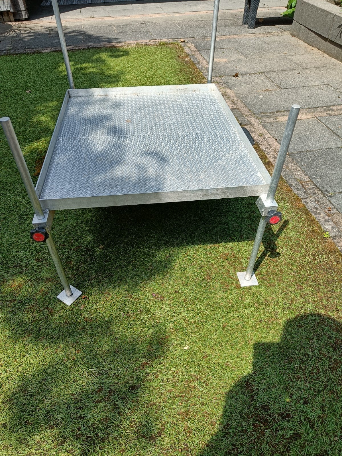Aluminium Plateau 54x64 cm met verstelbare poten, Ophalen of Verzenden, Gebruikt, Overige typen