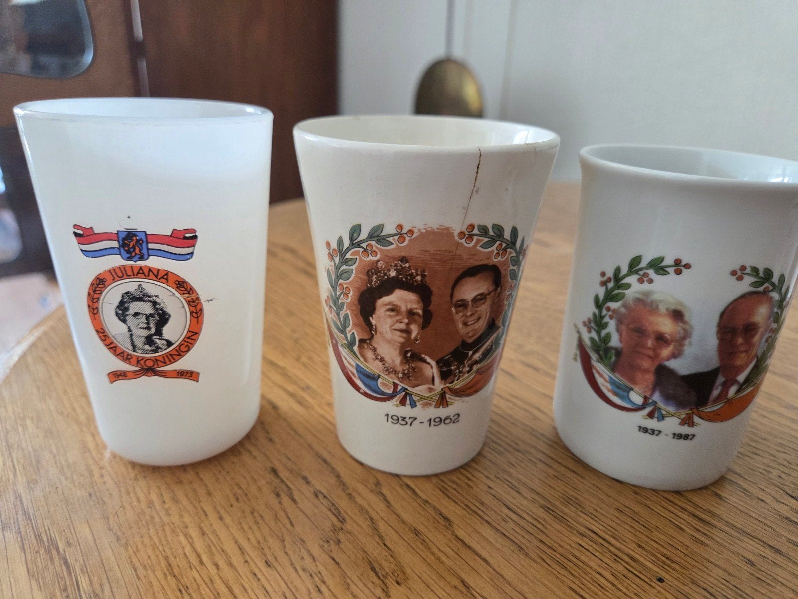 Diverse mokken, Ophalen, Zo goed als nieuw, Servies