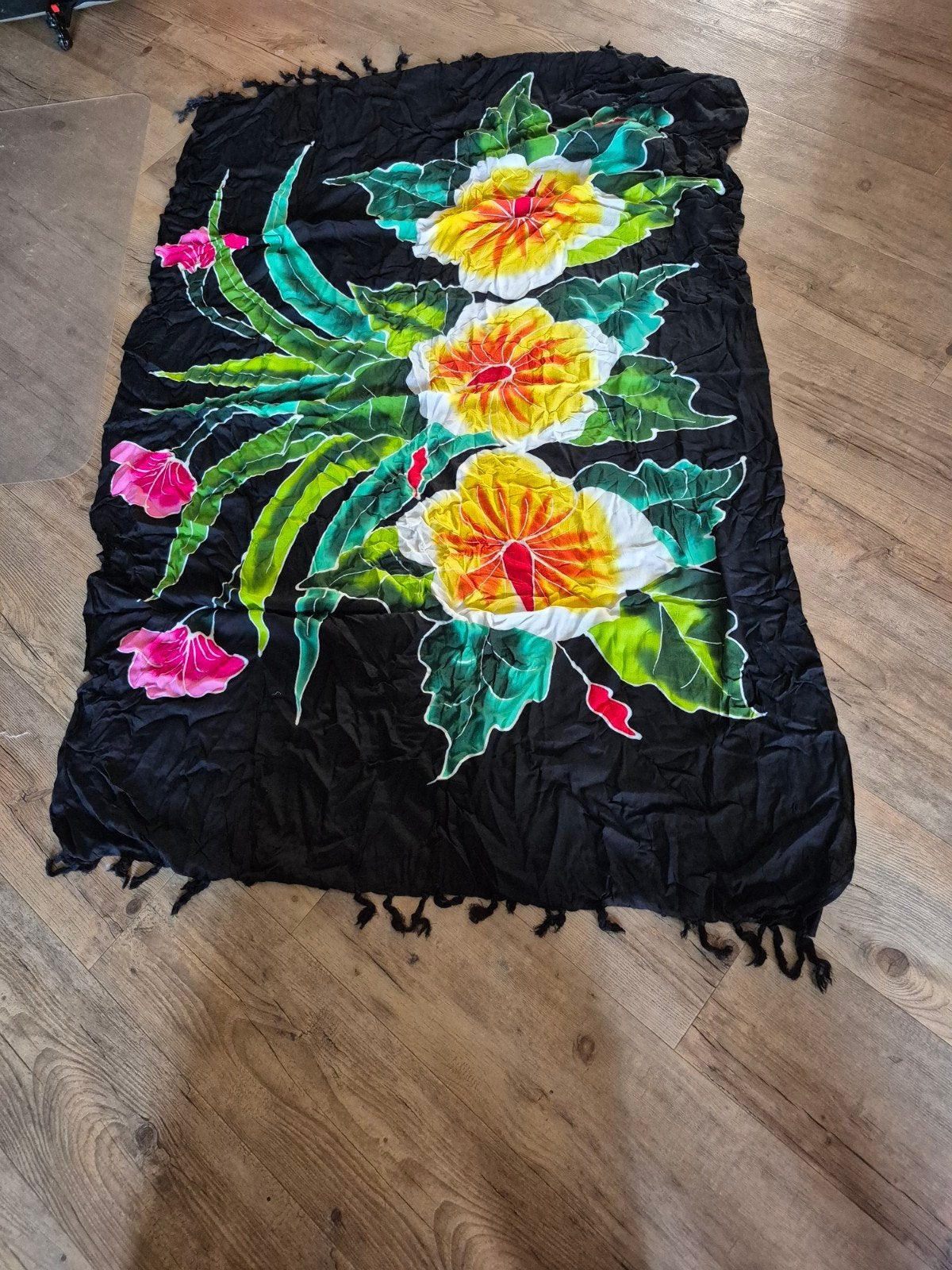 Zwarte pareo met bloemenprint, Overige typen, Zwart, Ophalen of Verzenden, Onbekend