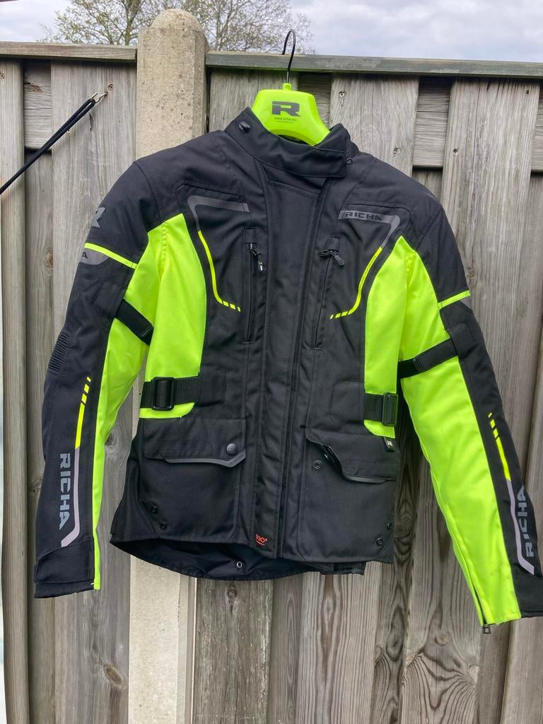 Schitterende Richa motorjas INCLUSIEF optionele rugprotector, Motoren, Kleding | Motorkleding, Jas | textiel, Dames, Heren, Kinderen