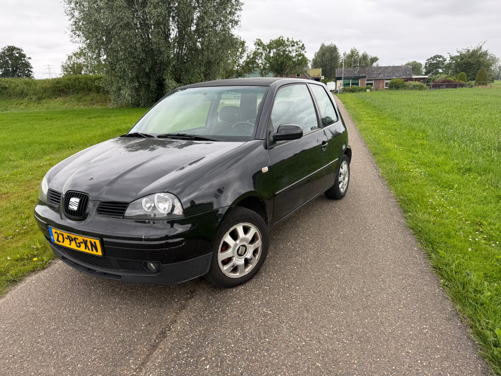 Seat Arosa 1.4 44KW 2004 Zwart inruilkoopje lange apk, Auto's, Seat, Voorwielaandrijving, 450 kg, 31 €/maand, 4 stoelen