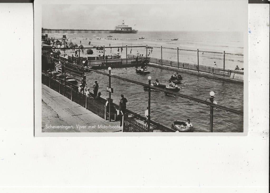 Scheveningen Strand met vijver met motorboten J Sleding, Ophalen of Verzenden, 1920 tot 1940, Ongelopen, Zuid-Holland