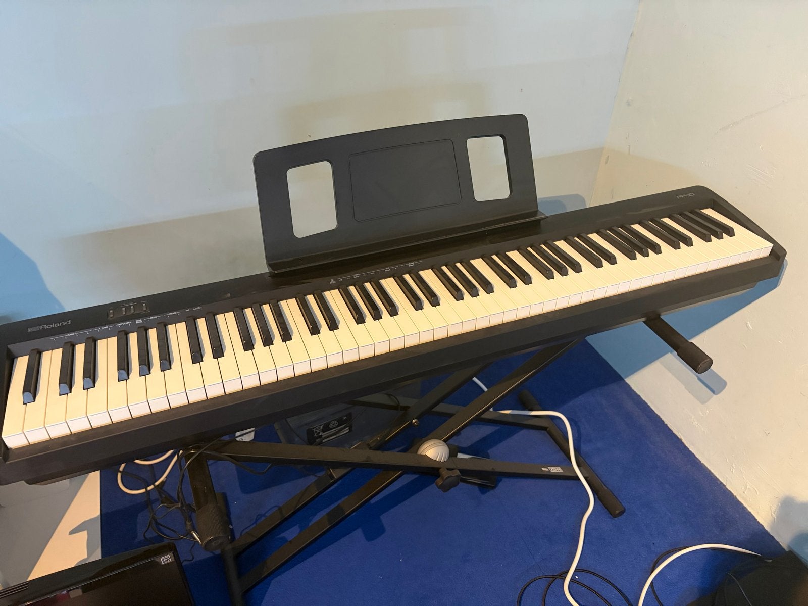 Roland FP-10 Digitale Piano 88 toetsen 2 pedalen & standaard, Ophalen, Zwart, Digitaal, Zo goed als nieuw