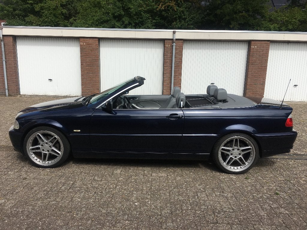 BMW E46 325 CI  cabriolet met hardtop, Automaat, Achterwielaandrijving, Cabriolet, Grijs