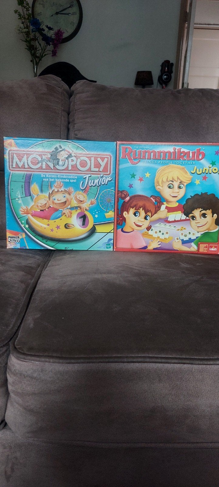 leuke junior spellen , monopoly, rummikub,domino,doolhof,uno, Hobby en Vrije tijd, Vijf spelers of meer, Ophalen, Zo goed als nieuw