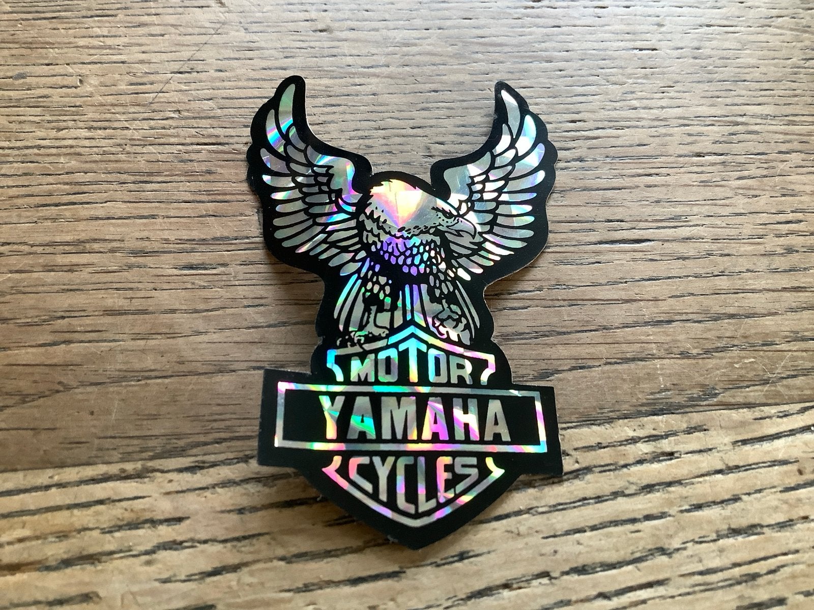 Holografische Yamaha Motor Cycles sticker - 8x5cm, Fietsen en Brommers, Verzenden