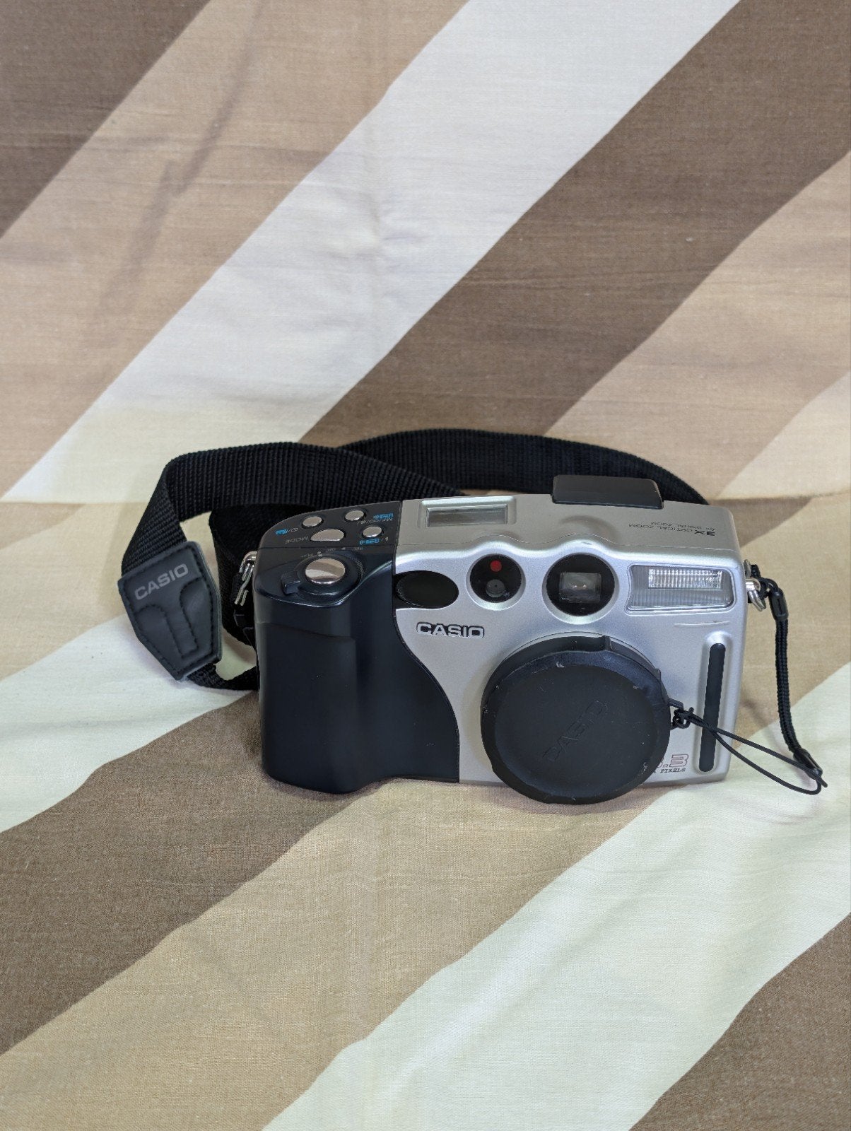 Casio QV-3000EX/Ir Digitale Camera - 3.3 Megapixels, Ophalen of Verzenden, Gebruikt
