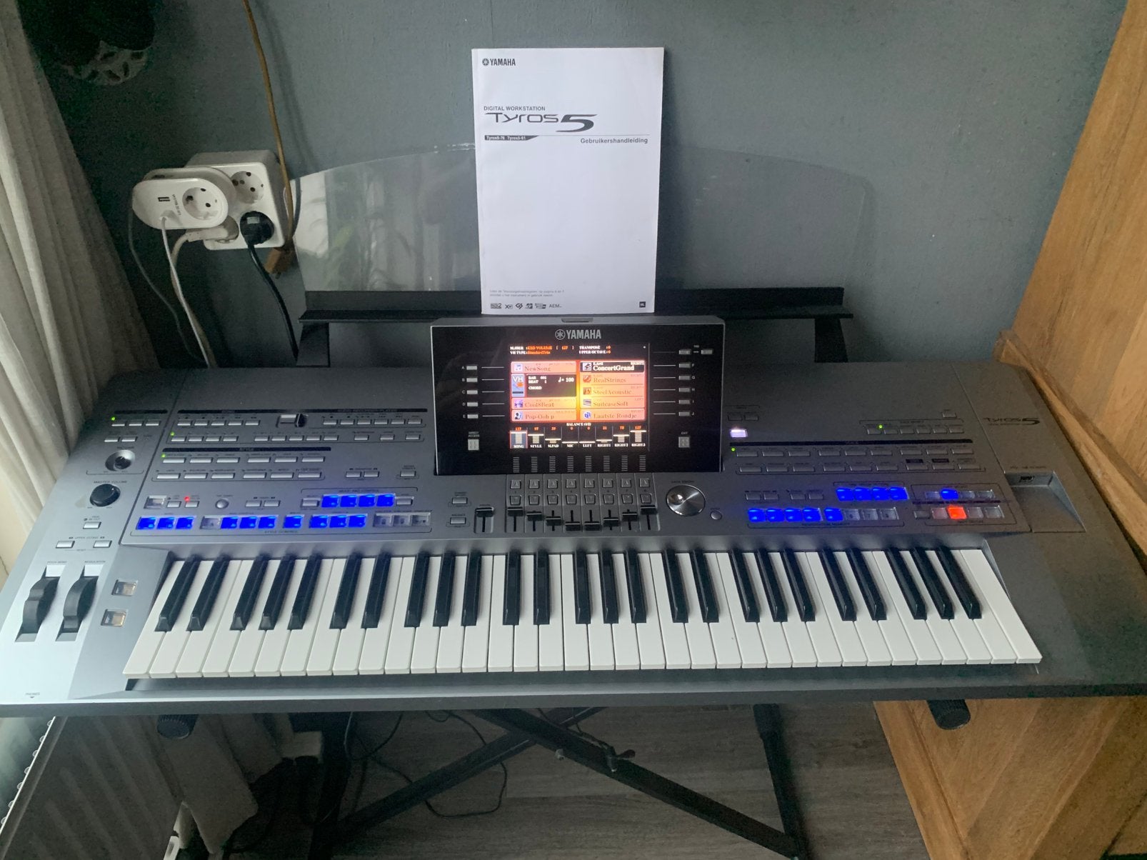 Yamaha Tyros 5 keyboerd, Muziek en Instrumenten, Keyboards, Ophalen, Yamaha, Aanslaggevoelig, 61 toetsen