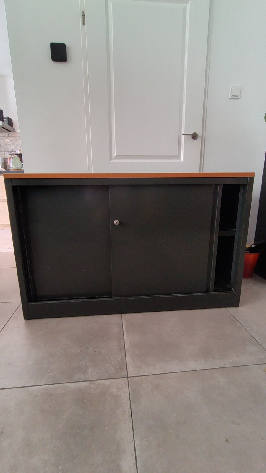 Gratis metalen kantoorkast met schuifdeuren - Gebruikt, Ophalen, Gebruikt, 100 tot 150 cm, Met slot