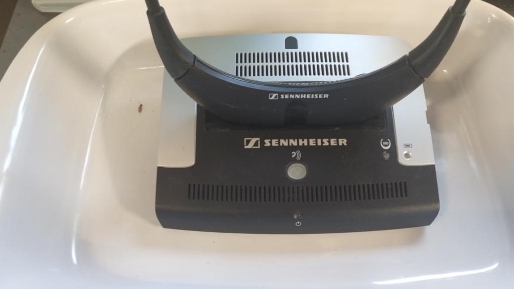 Sennheiser TI410 en RI410 Draadloze Hoofdtelefoon en Basiss, Ophalen of Verzenden