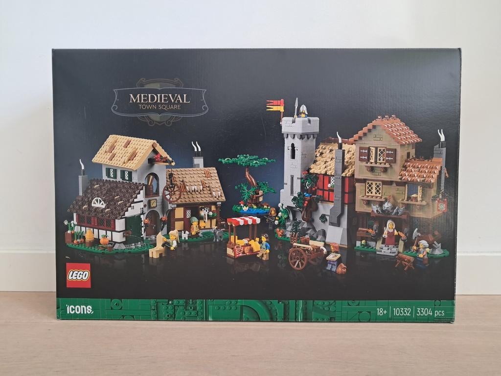 LEGO Icons 10332 Medieval Town Square, Lego, Ophalen of Verzenden, Zo goed als nieuw, Compleet