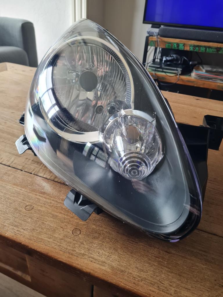 Nieuwe koplamp rechts voor toyota aygo, Auto-onderdelen, Ophalen of Verzenden, Nieuw, Toyota