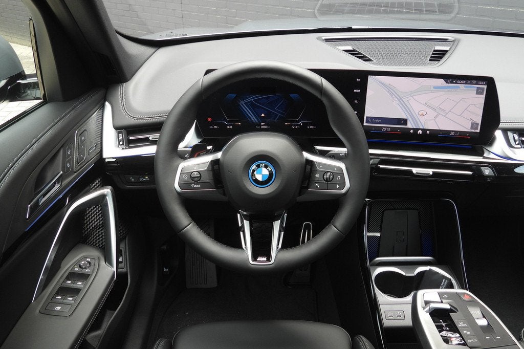 BMW iX1 eDrive20 M Sport / Panoramadak / Sportstoelen / M Ad, Auto's, BMW, Zwart, Leder, Nieuw, Zilver of Grijs