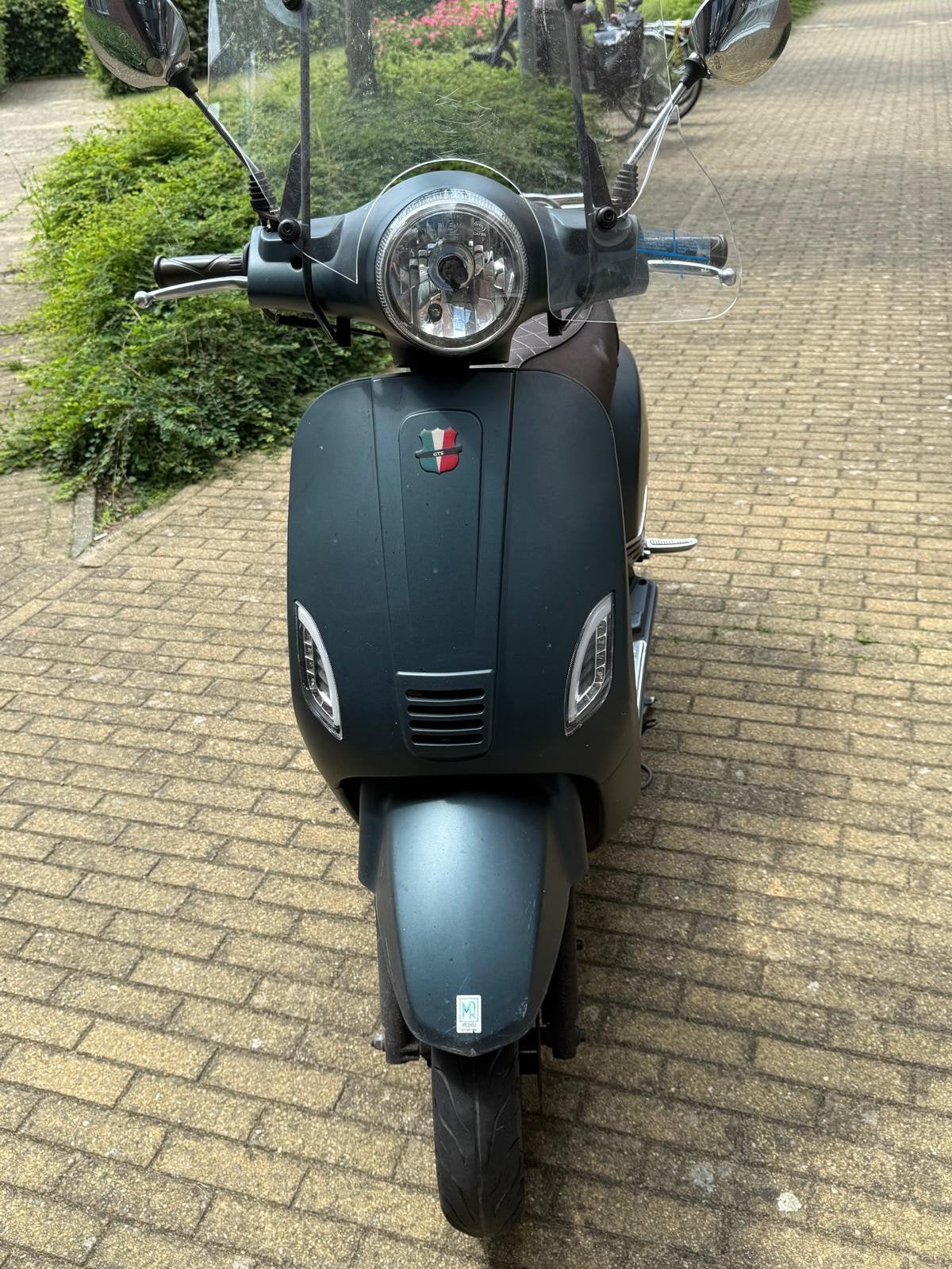 Toscana scooter te koop - Werkt prima, inclusief kapper, Fietsen en Brommers, Ophalen of Verzenden