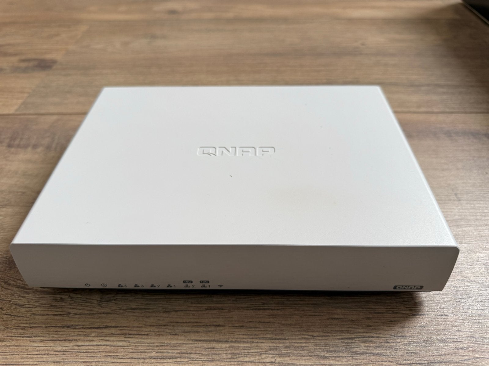 QNAP QHora-301W SD-WAN Wi-Fi 6 Router - Fanless 10GbE, Ophalen of Verzenden, Gebruikt