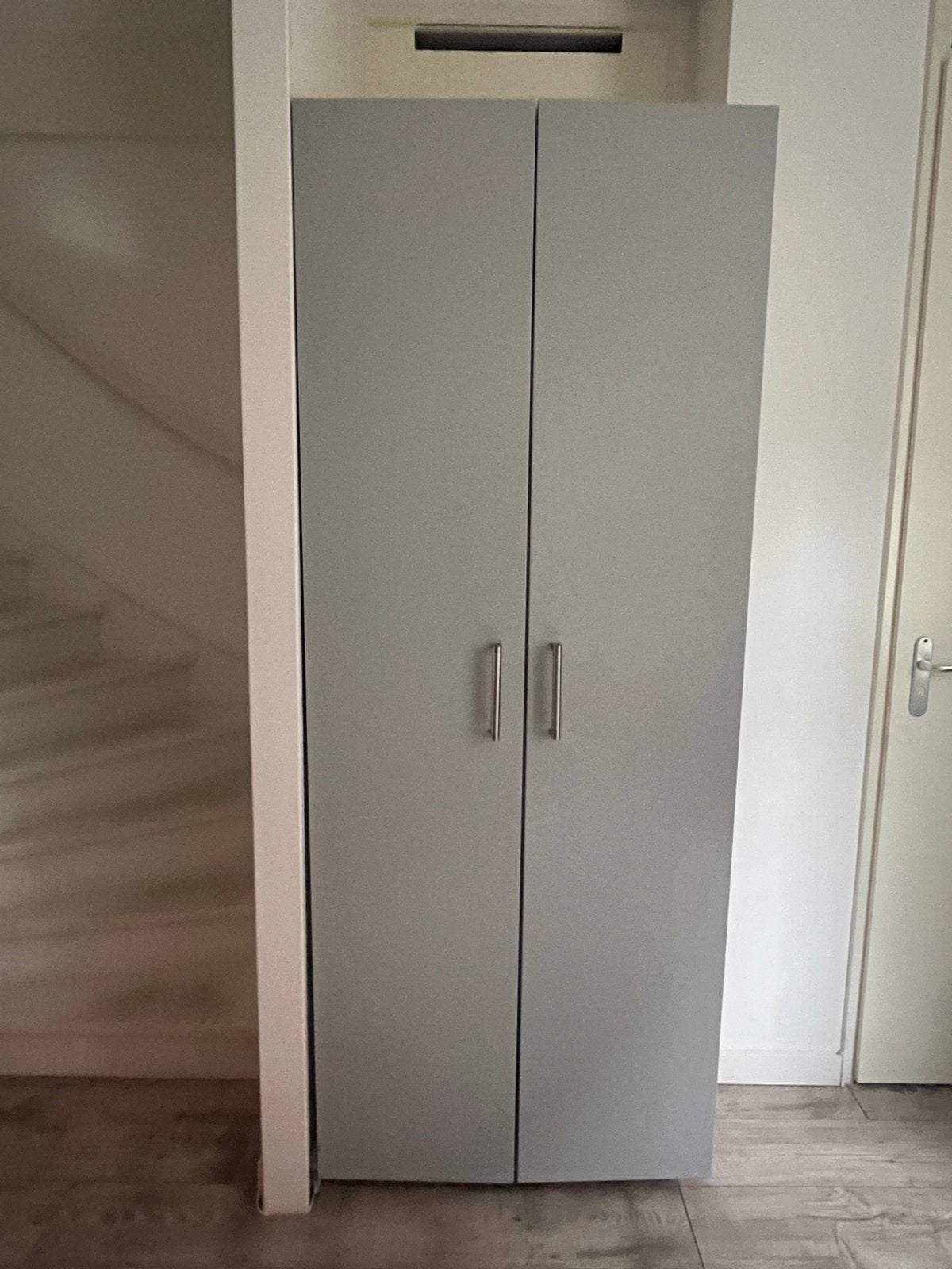 Kast 200 x 80 cm, diepte 61 cm, Ophalen, Met deur(en), Gebruikt, 200 cm of meer