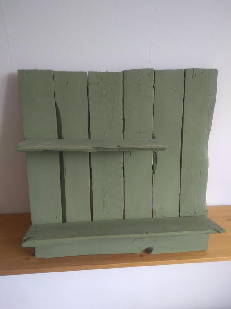 Rustiek houten wandrek met twee planken, Ophalen