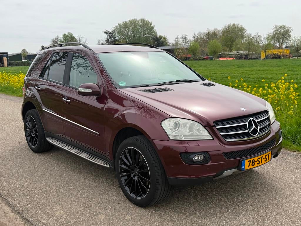 Mercedes-Benz M-klasse ML 350 4 Matic APK 06-2027 AUT Leder, Auto's, Mercedes-Benz, Automaat, Gebruikt, Beige, 2035 kg