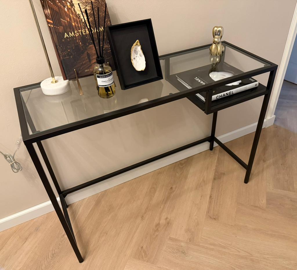Dressoir tafel met glazen blad en metalen frame, Huis en Inrichting, Tafels | Sidetables, Ophalen, Glas, Zo goed als nieuw, 25 tot 50 cm