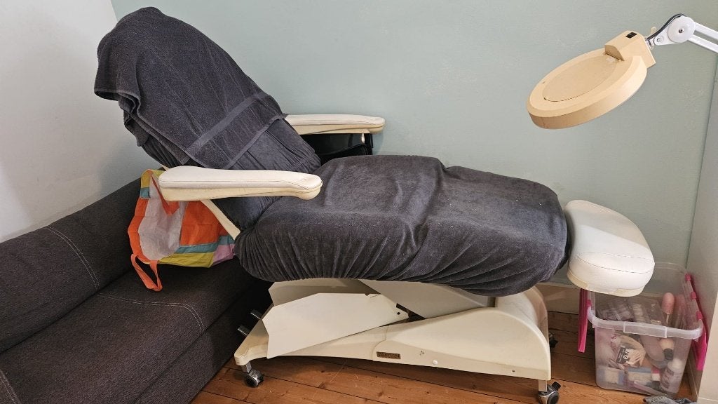 Elektrische behandelstoel/beautystoel met stoelhoes, Huidbehandeling