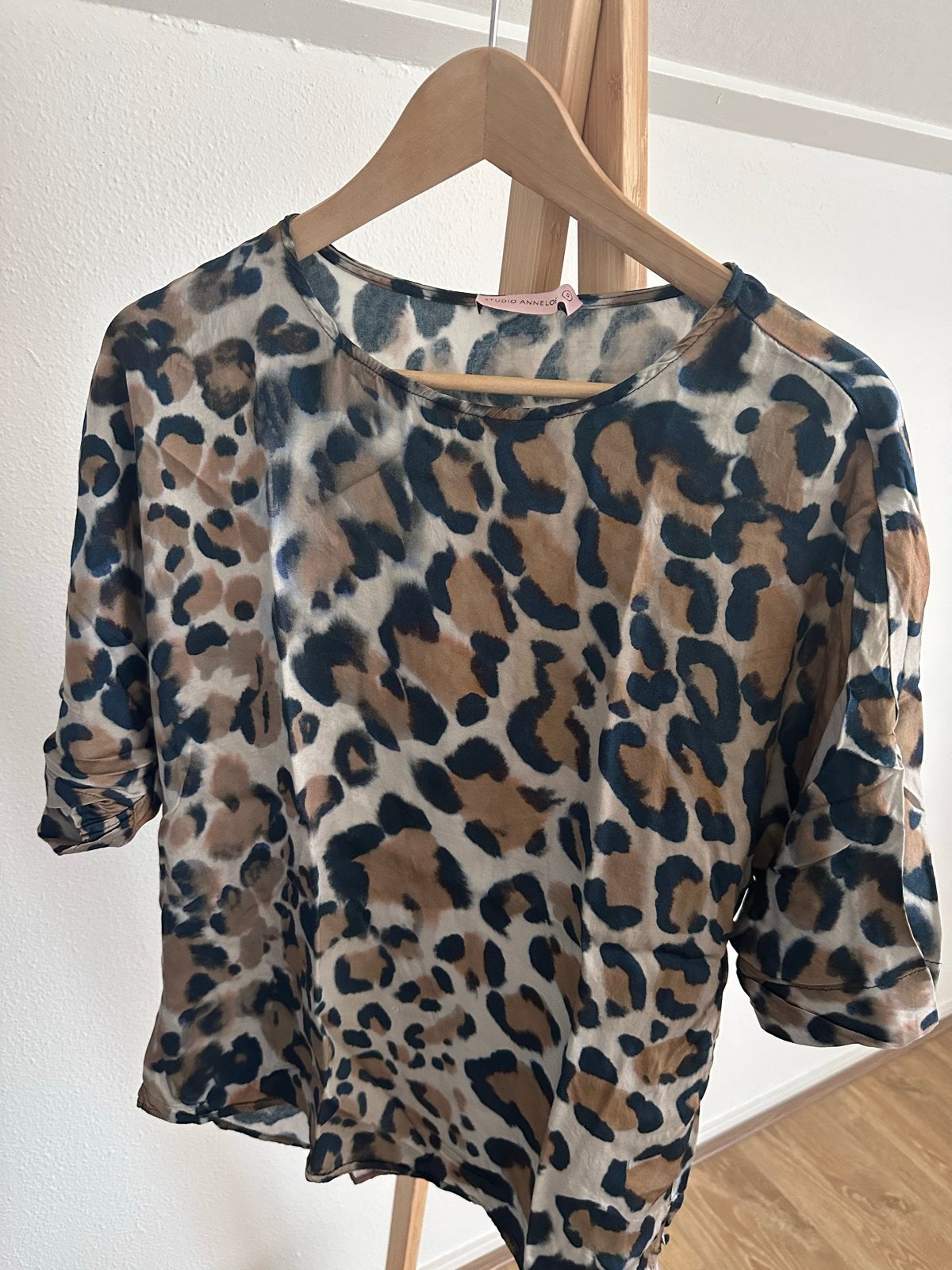 Studio Anneloes Leopard Print Top Maat S, Meerkleurig, Ophalen of Verzenden, Zo goed als nieuw, Korte mouw