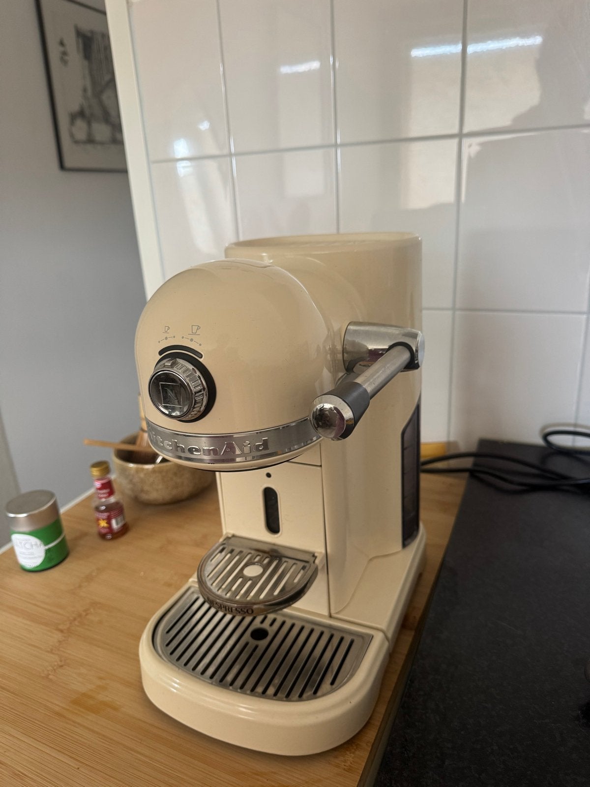 KitchenAid Nespresso machine - defect (lekkage), Ophalen of Verzenden, Niet werkend, Espresso apparaat, Koffiepads en cups