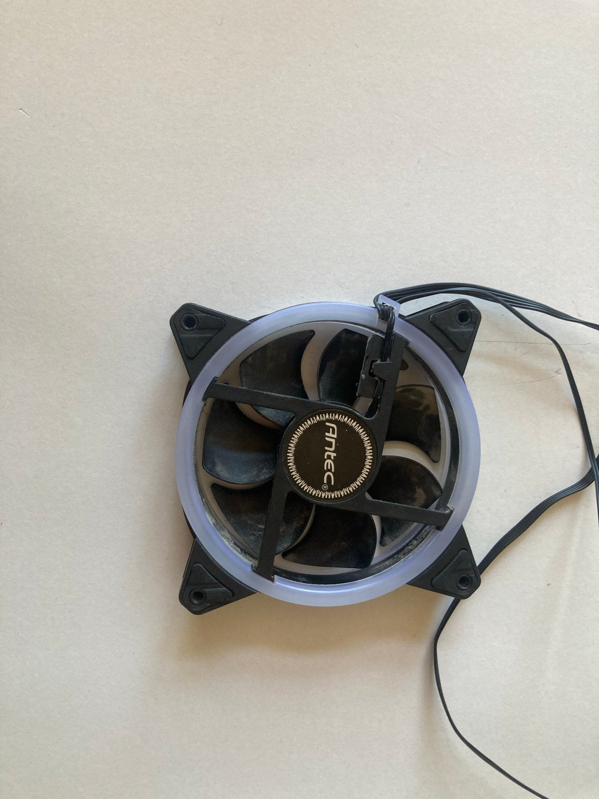 Antec PC Ventilator met RGB Verlichting, Ophalen of Verzenden, Zo goed als nieuw