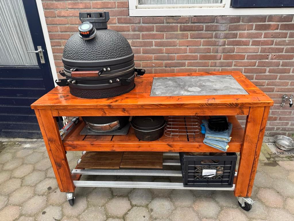 The Bastard Urban Medium, Tuin en Terras, Houtskoolbarbecues, Gebruikt, Met accessoires, Ophalen of Verzenden