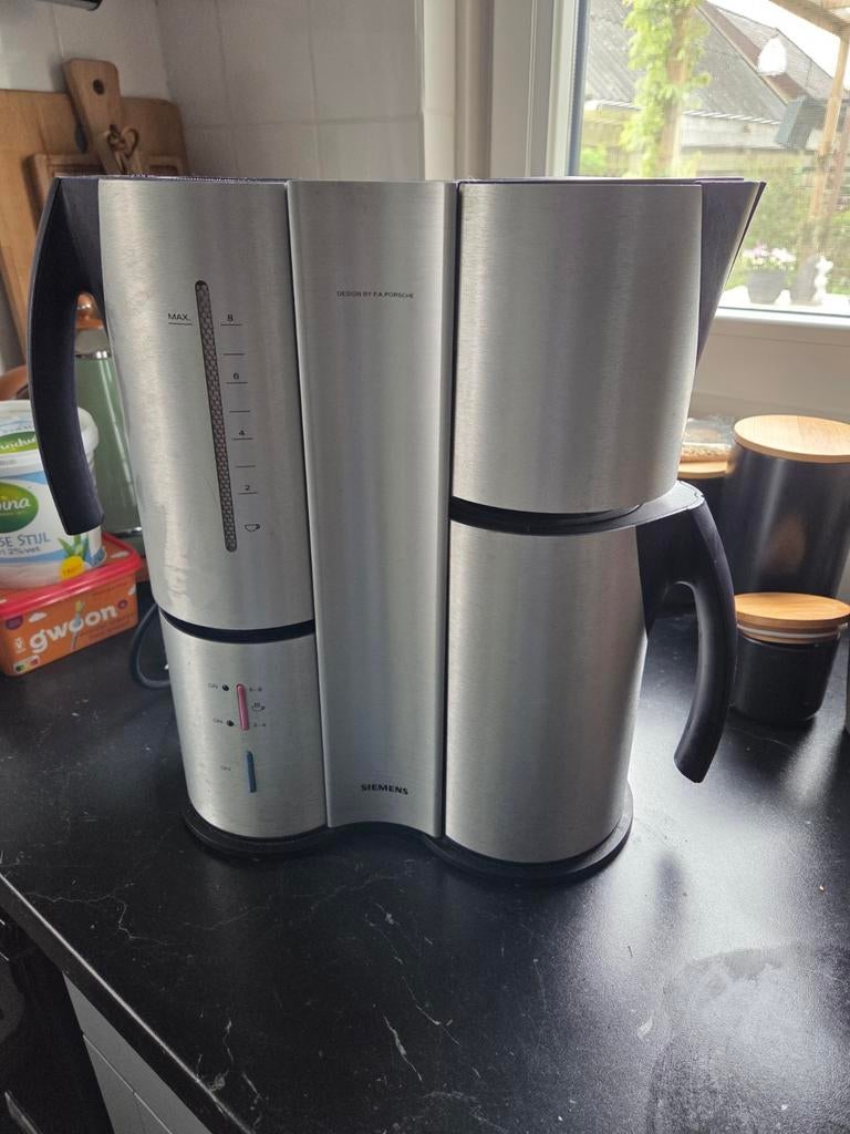 Siemens koffiezetapparaat - Designed by Porsche, Witgoed en Apparatuur, Koffiezetapparaten, Gebruikt, 10 kopjes of meer, Koffiemachine