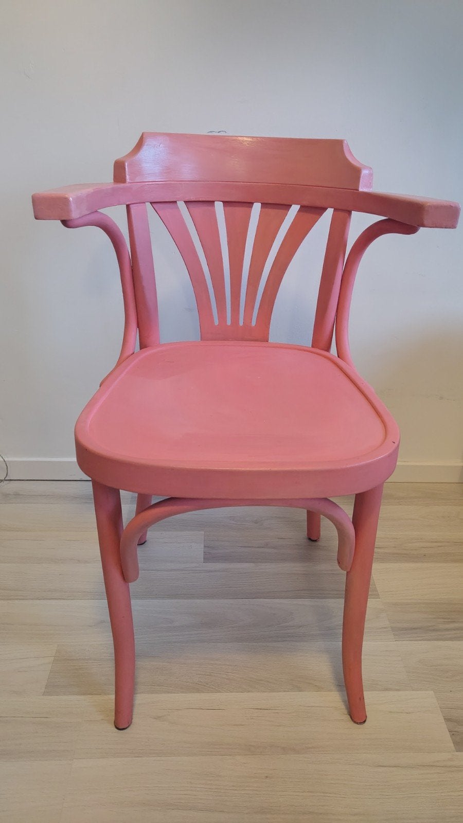 Pink chair, Ophalen, Eén